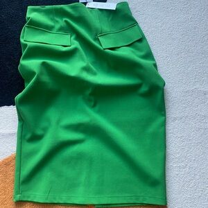 Kelly Green Knee-Length Pencil Skirt - Zara - NWT ☘️